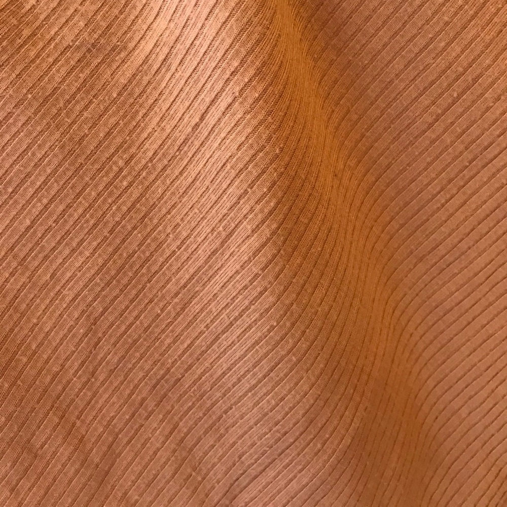 Fitted Ribbed High-Neck Tank Top - Picture 5 of 7